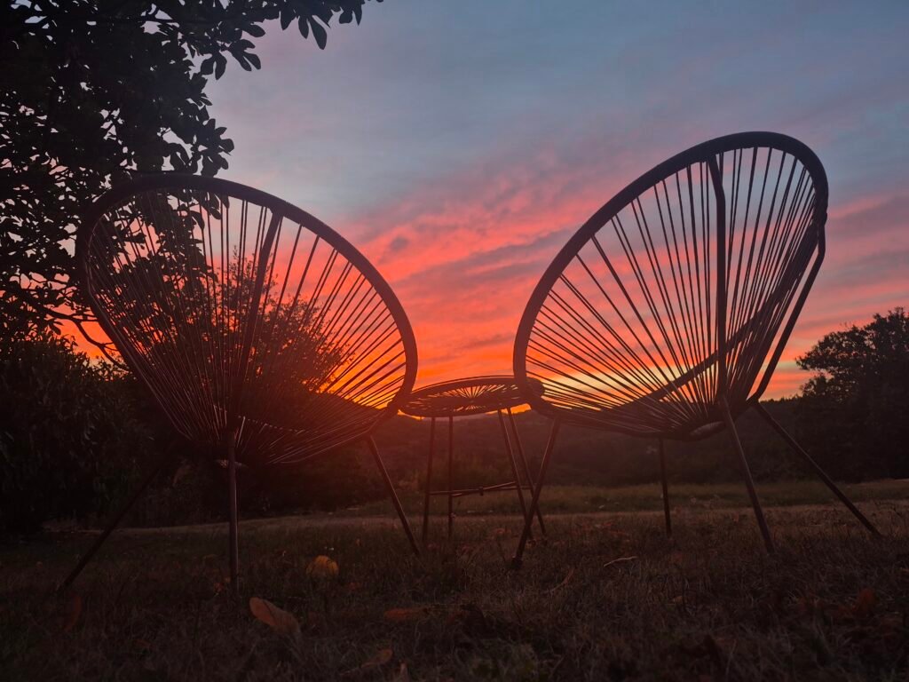 A propos Coin tranquille pour regarder le coucher de soleil au Mas de Bouilhac